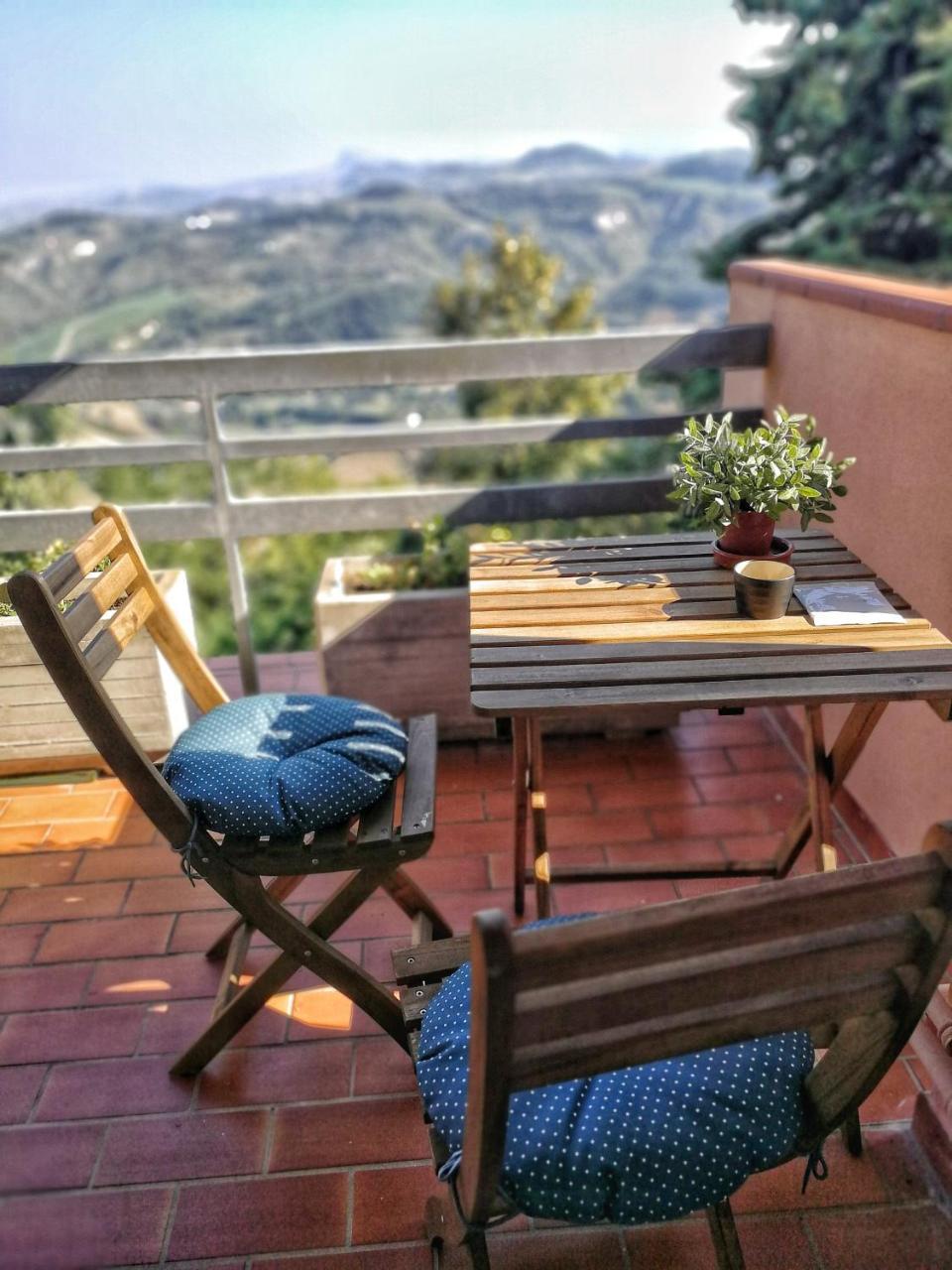 Il Giardino Dei Frati Bed & Breakfast Roncofreddo Exterior photo